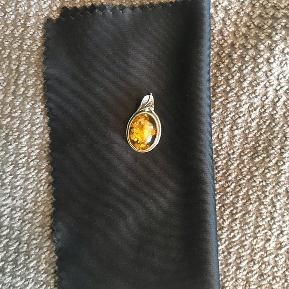 Vintage Amber & Sterling Silver Pendant - Picture 4 of 10